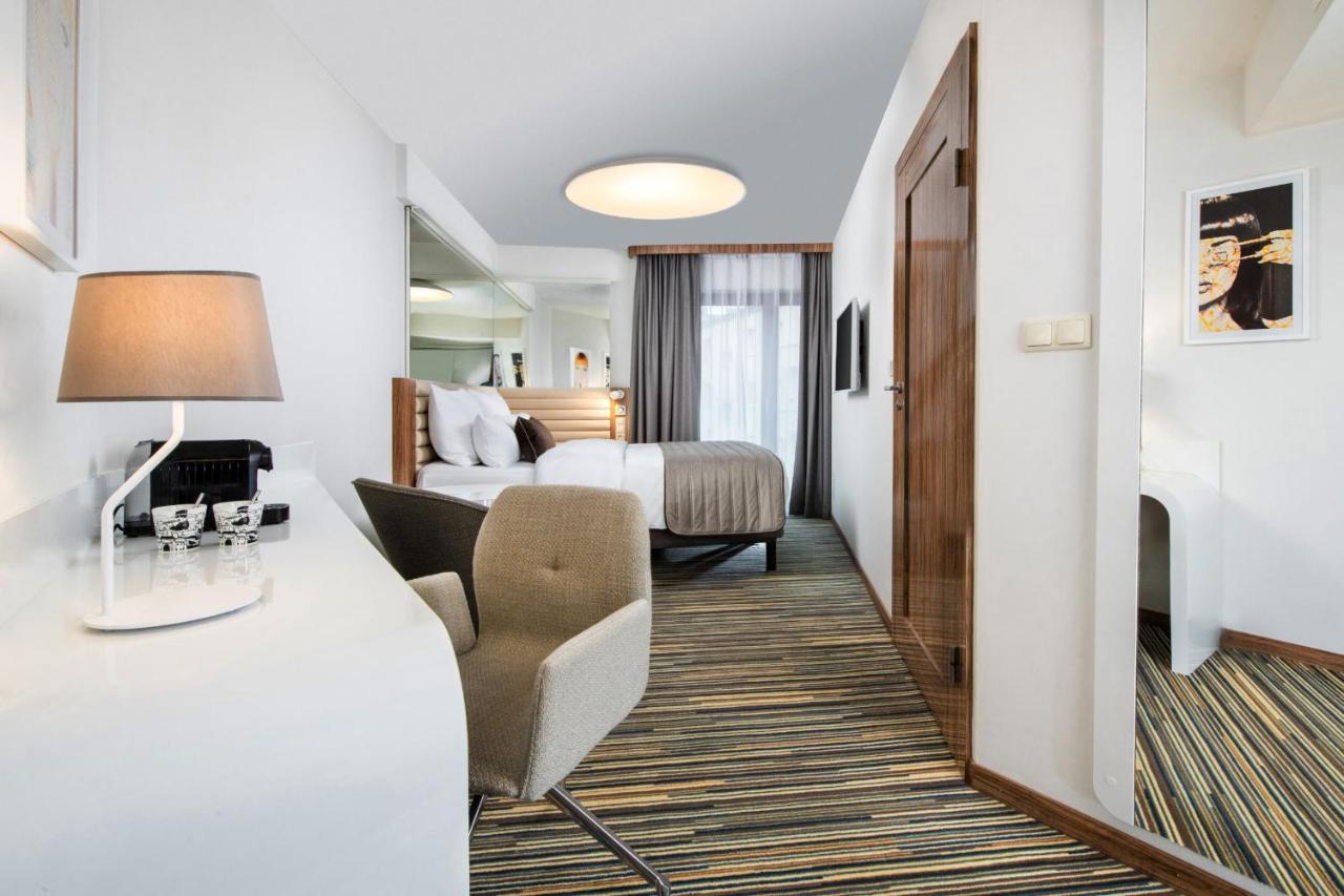 Leonardo Boutique Hotel Krakow City Center Bagian luar foto